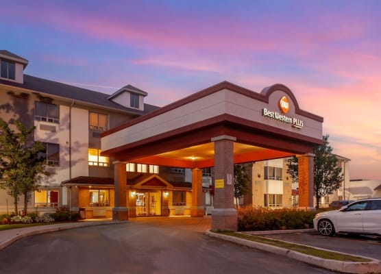 Best Western Plus Burlington Inn & Suites 1