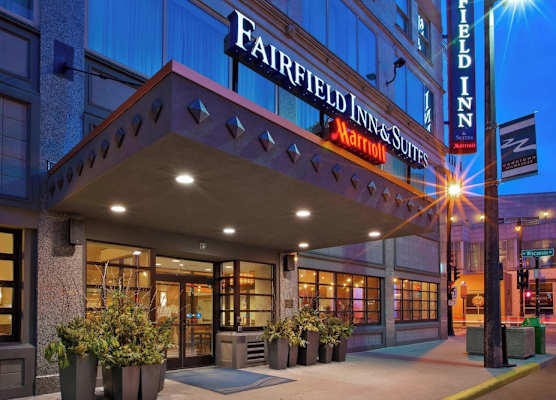 Fairfield Inn & Suites by Marriott Milwaukee Downtown 1