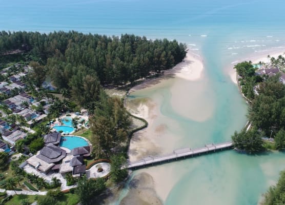 Apsara Beachfront Resort & Villa 1