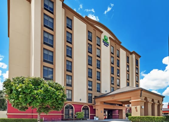 Holiday Inn Express & Suites HOUSTON - MEMORIAL PARK AREA by IHG 1