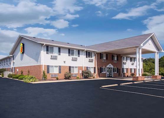 Super 8 by Wyndham Washington 1