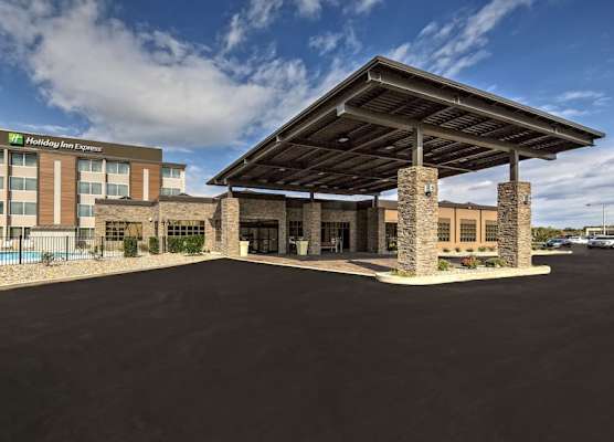 Holiday Inn Express LOUISVILLE AIRPORT EXPO CENTER by IHG 1