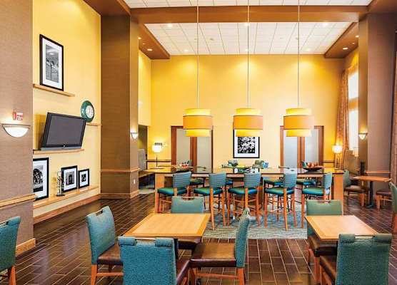 Hampton Inn & Suites Chesapeake-Square Mall 1