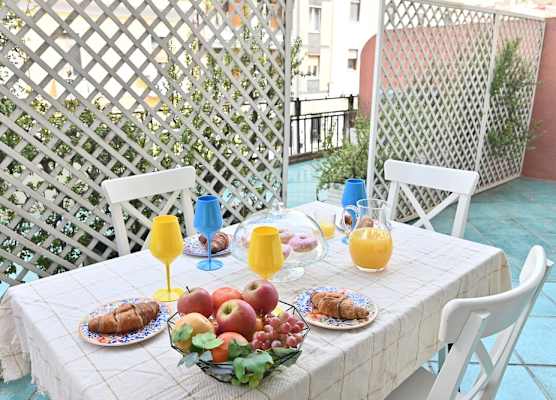 IzzHome Holiday Terrace 1