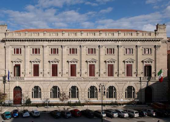 Grand Hotel Piazza Borsa 1