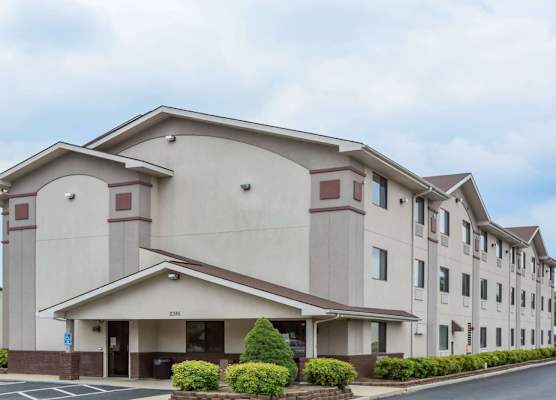 Super 8 by Wyndham Danville VA 1