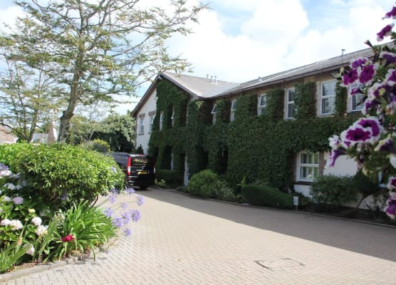 La Place Country Cottages 1