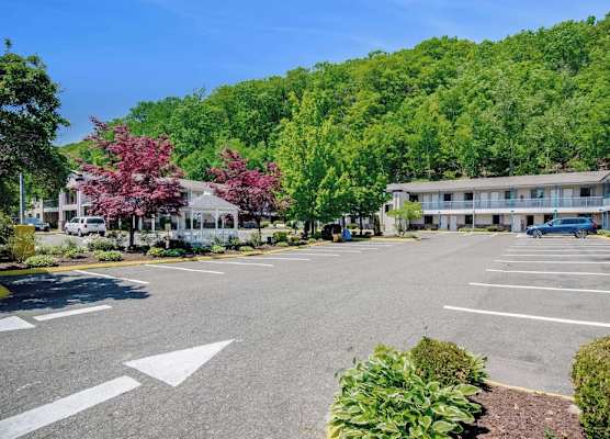 Americas Best Value Inn Torrington CT 1