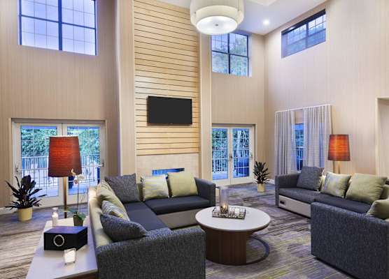 Courtyard By Marriott Athens Downtown 1