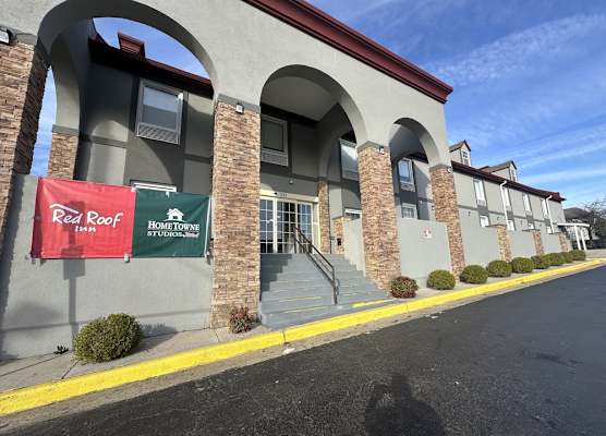 HomeTowne Studios by Red Roof Richmond, VA - W Broad St 1