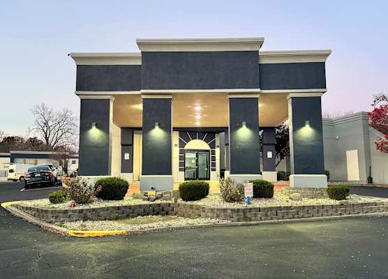 Quality Inn & Suites Cincinnati Uptown Norwood 1