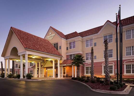 Country Inn & Suites by Radisson, Crestview, FL 1
