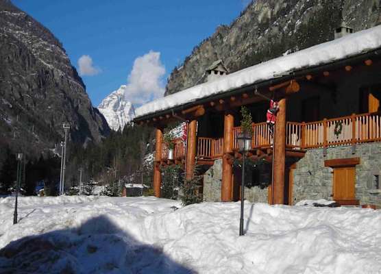 Apartment in Antey-Saint-André near Ski Area 1