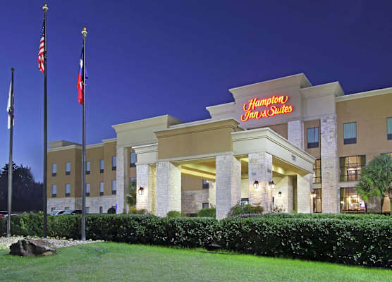 Hampton Inn & Suites Buffalo 1
