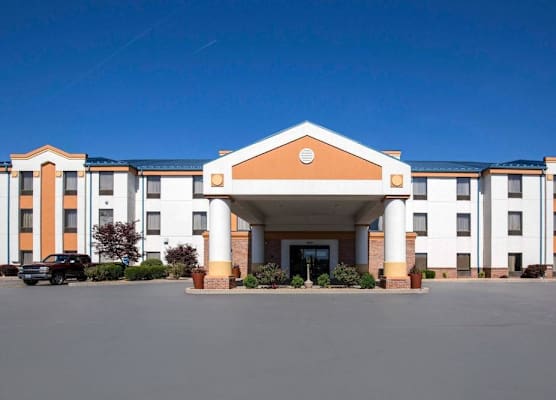 Quality Inn & Suites Arnold 1