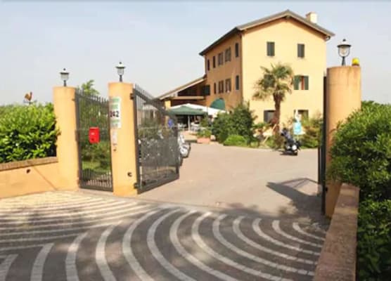 Country House Country Club 1