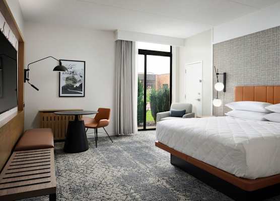 Sheraton Grand Rapids Airport Hotel 1