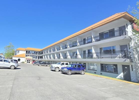 Ramada Downtown by Wyndham Anchorage 1