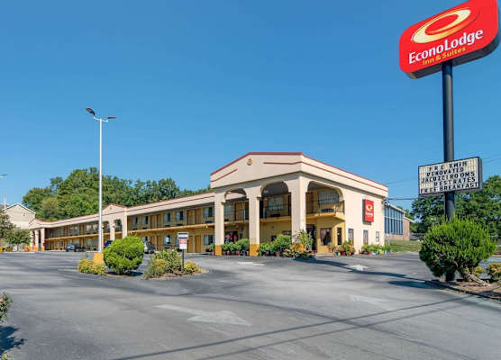 Econo Lodge Inn & Suites 1