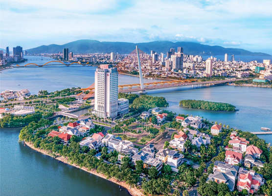 Grand Mercure Danang - 10 minutes to Airport & 200m to Bach Dang Walking street 1