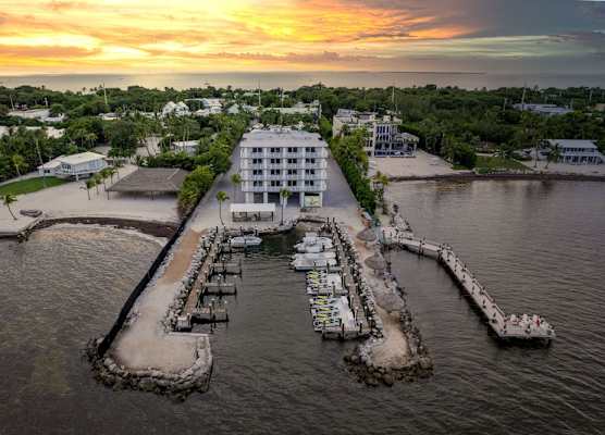 Hadley Resort and Marina 1