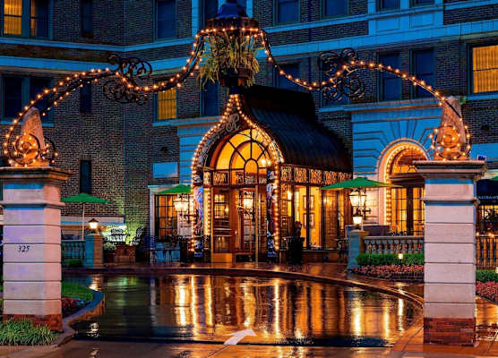 The Raphael Hotel, Autograph Collection 1