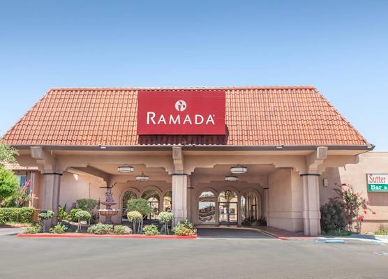 Ramada by Wyndham Fresno North 1