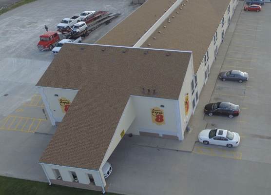Super 8 by Wyndham Lincoln 1