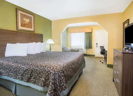 Days Inn by Wyndham Abbeville 1
