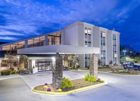 Candlewood Suites - Roanoke Airport 1