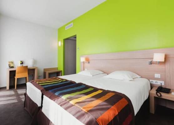 Esatitude Hotel 1