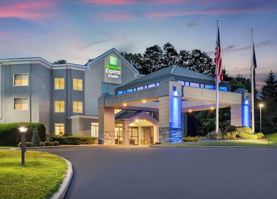 Holiday Inn Express & Suites HAWTHORNE - ELMSFORD NORTH by IHG 1