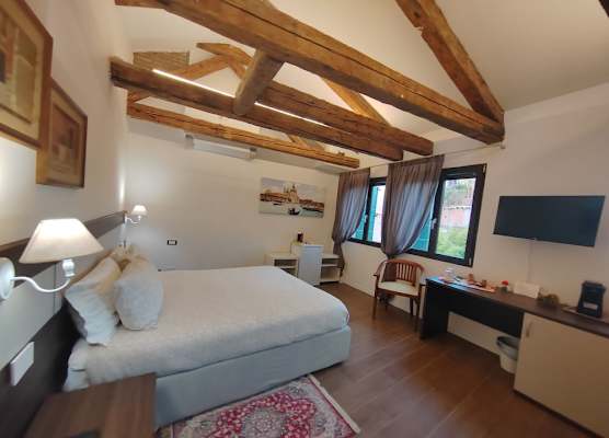 Casa sulla Laguna Castello 1