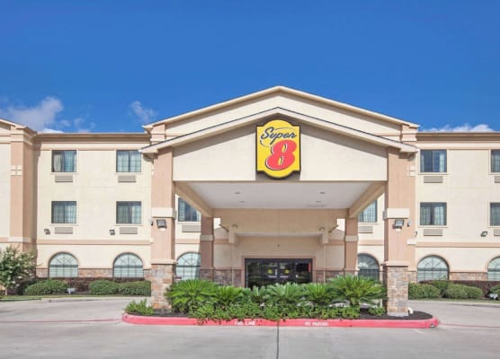 Super 8 by Wyndham IAH West/Greenspoint 1