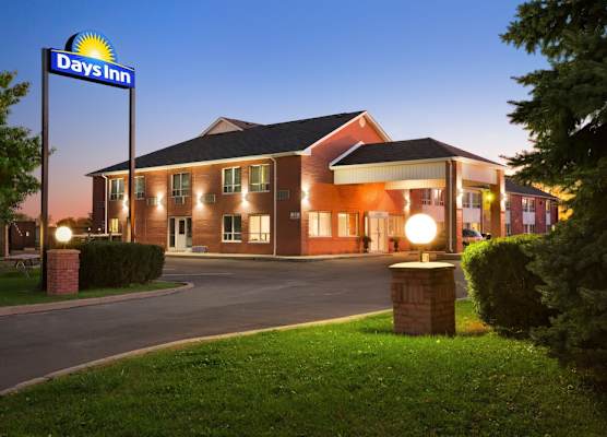 Days Inn by Wyndham Stouffville 1