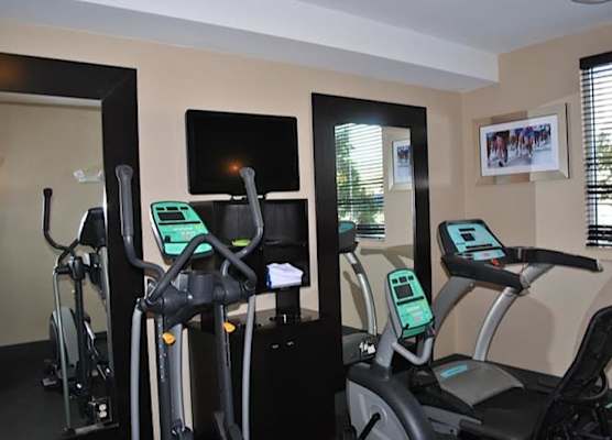 Holiday Inn Express PITTSBURGH E - WATERFRONT DR by IHG 1