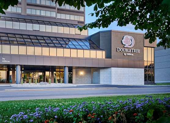 DoubleTree by Hilton Windsor, ON 1