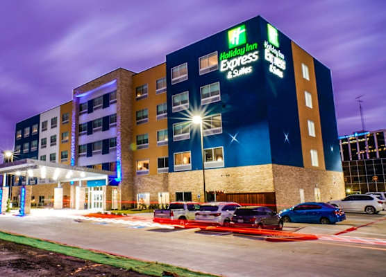 Holiday Inn Express & Suites DALLAS MARKET CTR - LOVE FIELD by IHG 1