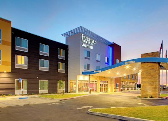 Fairfield Inn & Suites by Marriott Bakersfield North/Airport 1