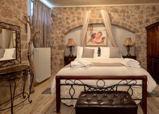 Lykovrisi Guest House 1