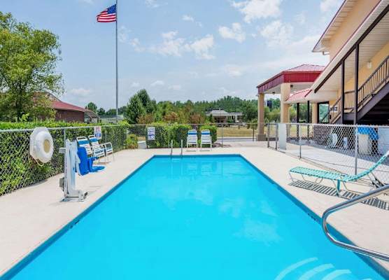Super 8 by Wyndham Cleveland 1