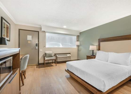 Best Western PLUS Burnaby Hotel 1