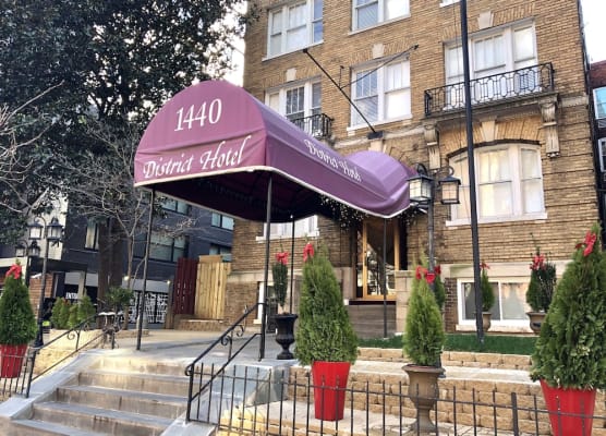 District Hotel 1