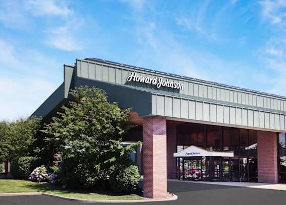 Howard Johnson by Wyndham Evansville East 1