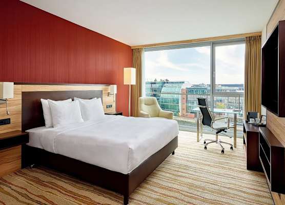 Courtyard by Marriott Duesseldorf Hafen 1