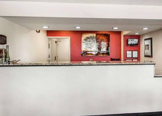 Econo Lodge Inn & Suites Jackson Northwest 1