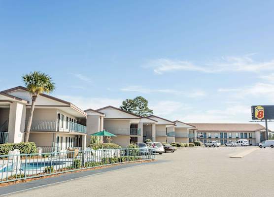 Super 8 by Wyndham Adel 1