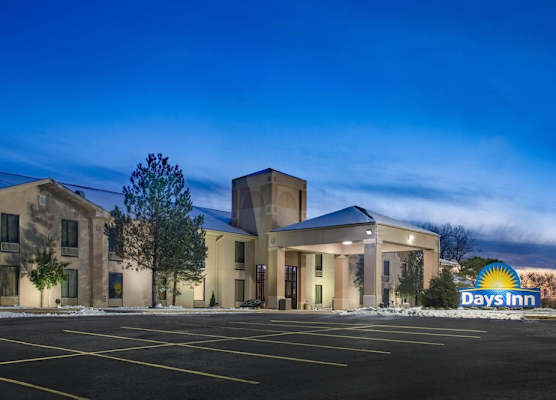 Days Inn & Suites by Wyndham Cuba 1