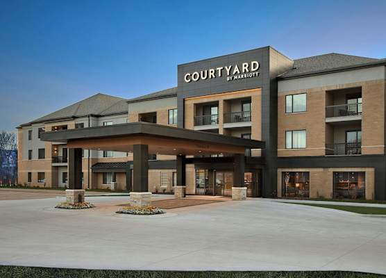 Courtyard Wausau 1