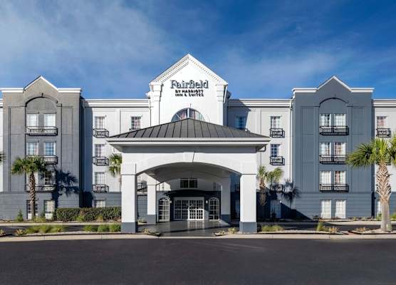 Fairfield Inn & Suites by Marriott Charleston North/Ashley Phosphate 1